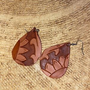 Leather earrings
